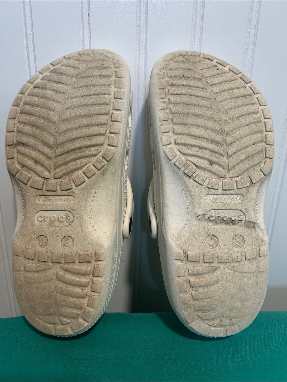 CROCS Kids White Casual Shoes Slip-On Sz: j3 - Picture 8 of 10